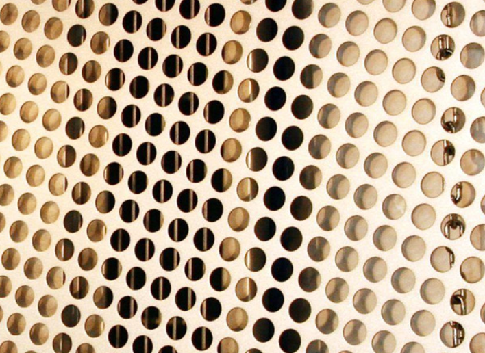 不銹鋼沖孔板發(fā)生腐蝕的原因及處理方法